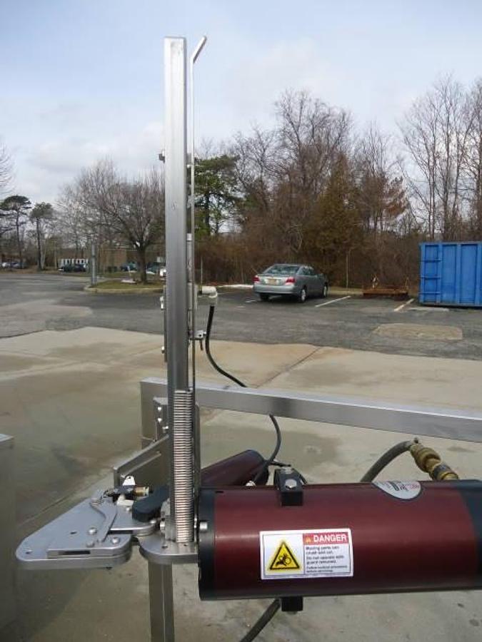 Used Cleveland Metering Filling Station With Tipper Tie Closure