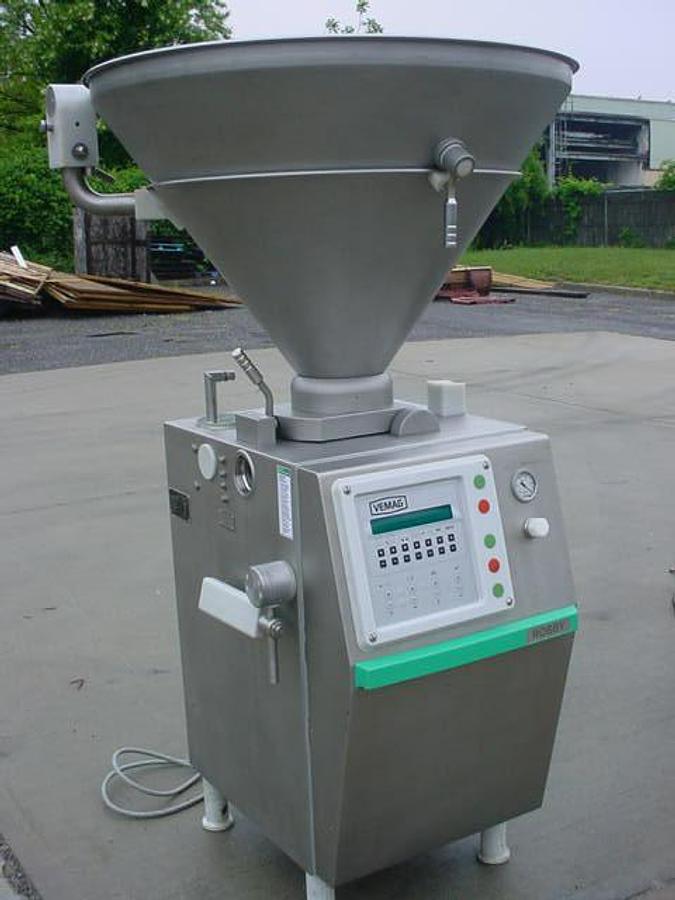 Used Vemag Robby-134 Vacuum Filler/Stuffer, 40″ Conical Hopper