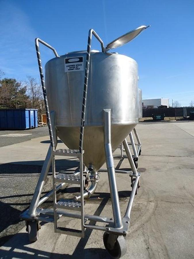 Used 600 Gallon Hicks Equipment Portable Cone Bottom Tank, 316L Stainless