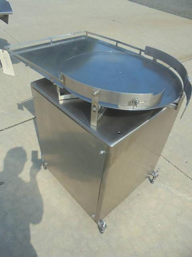 Used 24 In. Rotary Unscrambling/Accumulating Table, Variable Speed