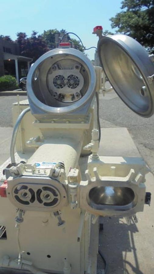Used Mazzoni Duplex B-100 Combo Soap Vacuum Plodder