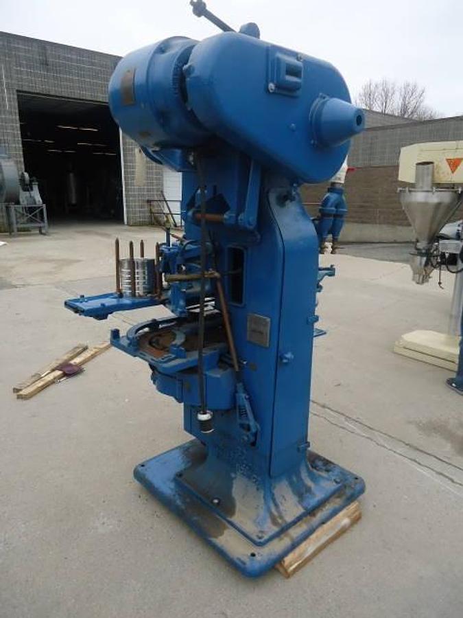 Used Canco 0-8 Vacuum Can Closer, 603 Diameter