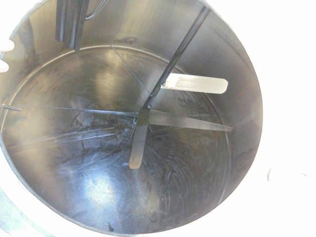 Used 1,000 Gallon Mueller Stainless Dimpled Jacketed Mix Tank