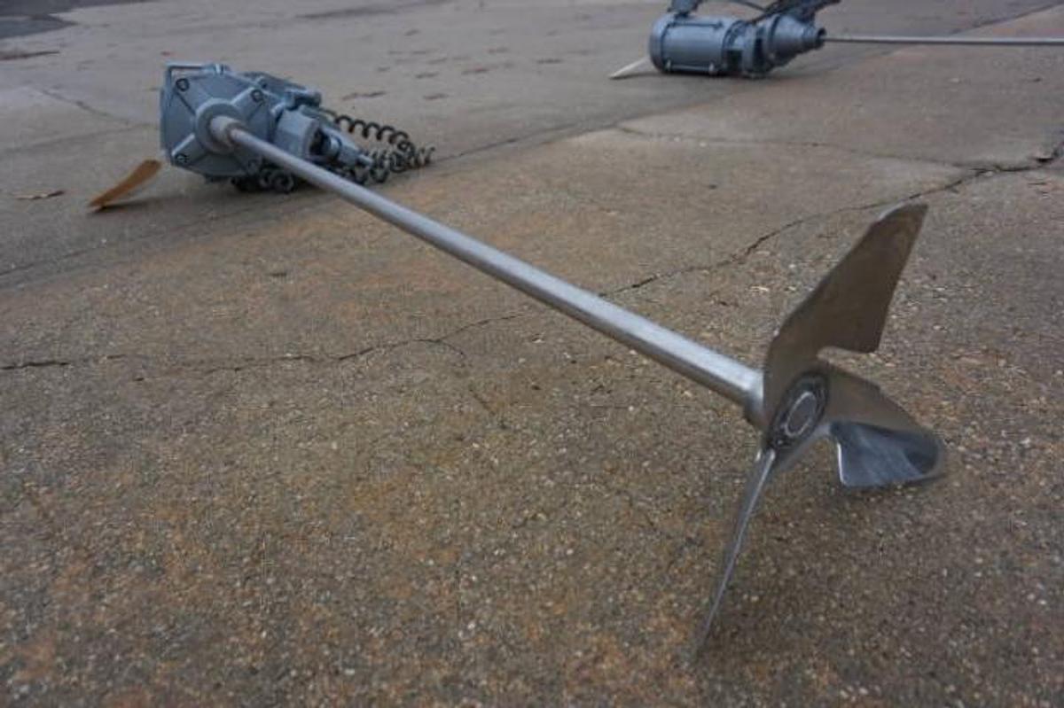 Used Chemineer 1 HP Clamp On portable mixer, 10 In. Blade
