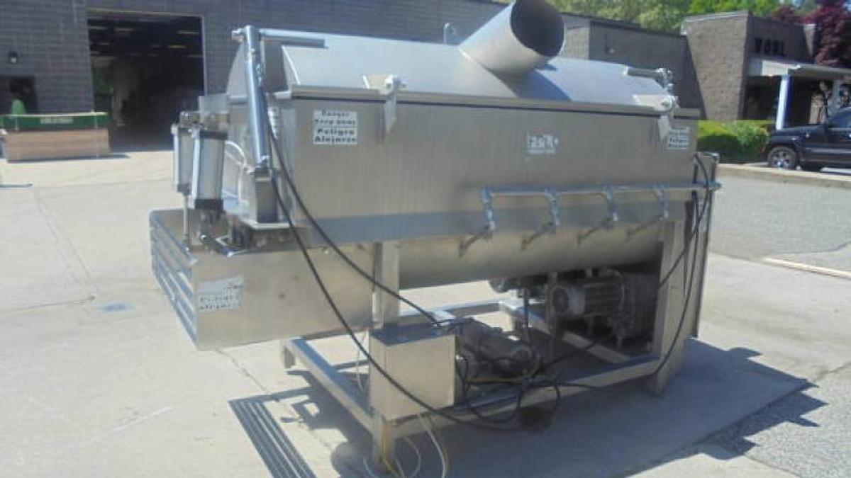 Used FPEC 2,500 Lb. Vacuum Co2 Paddle Blender, Hydraulic Lid