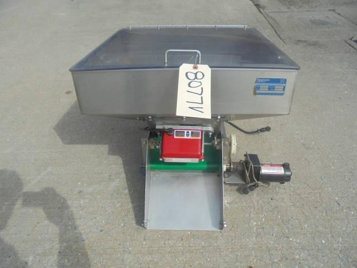 Used Hoppmann 23 In. X 24 In. Stainless Vibratory Feeder
