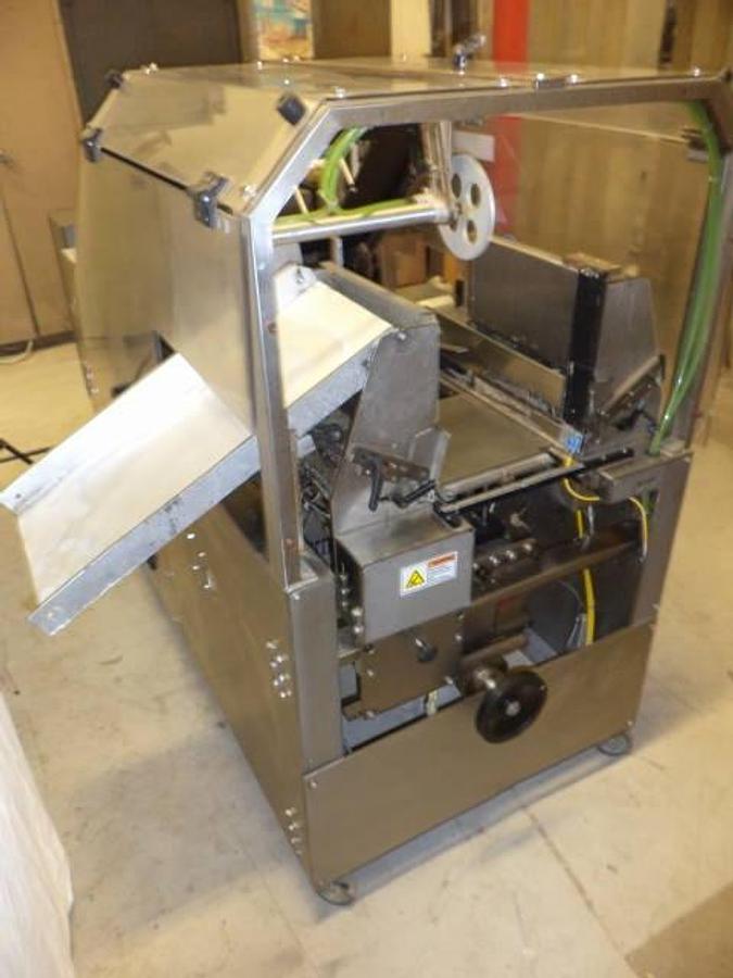 Used Econocorp “Econoseal” E2000 Auto Horizontal Cartoner, Hot Glue Sealing, 25 pm