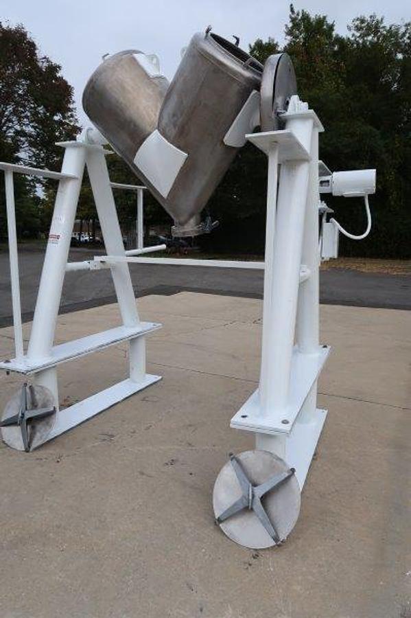 Used 10 Cu. Ft. Patterson Kelley SS Twin Shell V Blender, Drum Discharge