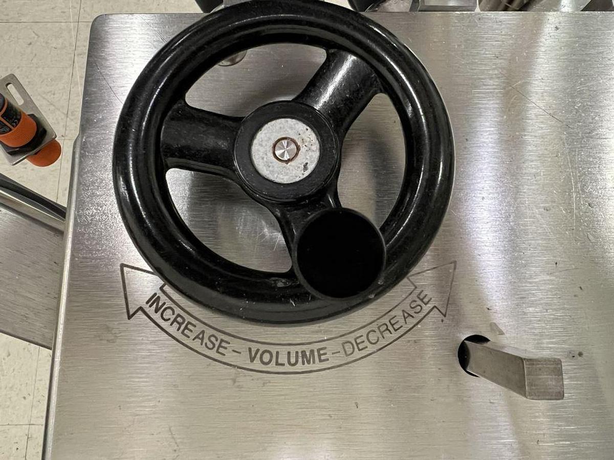 Used Kapsall VOL-32-8 Ten Piston Auto Filler, 600 cc pistons