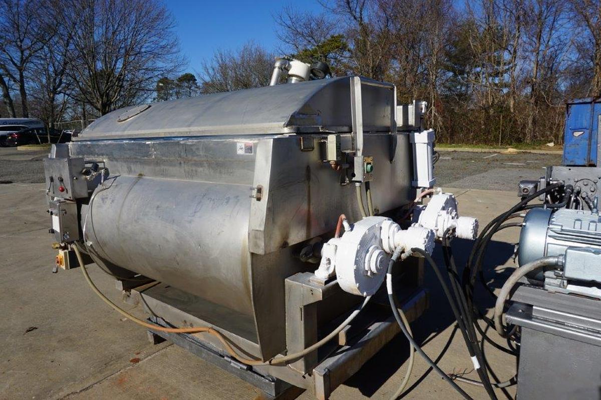 Used Amfec 3,000 Lb. SS Vacuum Mixer