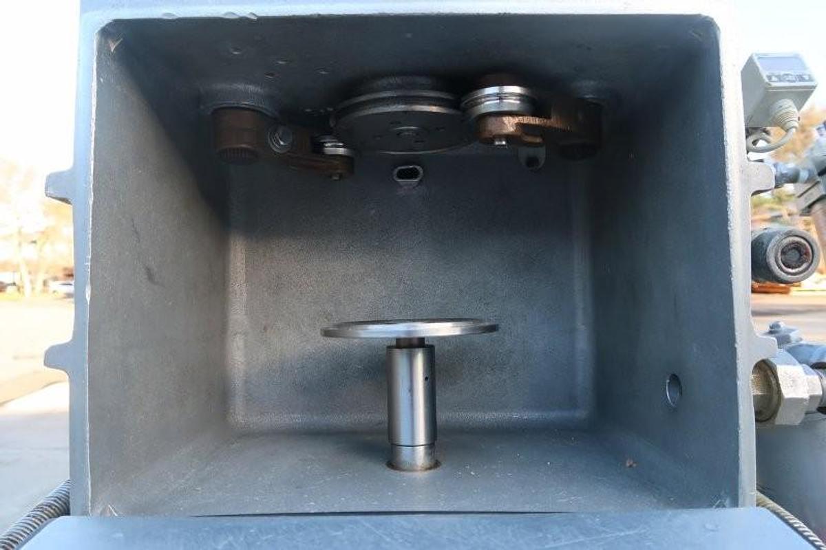 Used Dixie Semi-Automatic Vacuum Can Closing Machine, 401 Diameter Cans