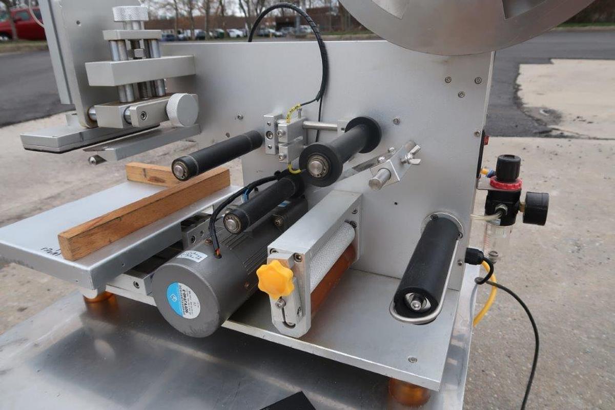 Used Semi-Automatic Tamp-on Tabletop Pressure Sensitive Labeler