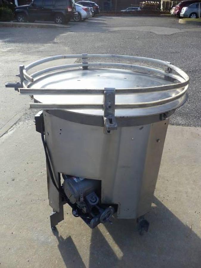 Used 36 inch diameter rotary unscrambling/accumulating table, variable speed