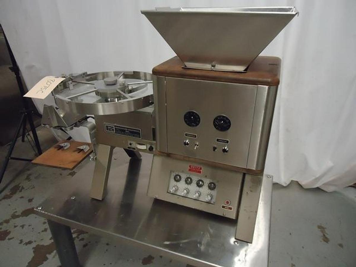 Used Versacount 714L Tabletop Tablet/Capsule Counting Machine