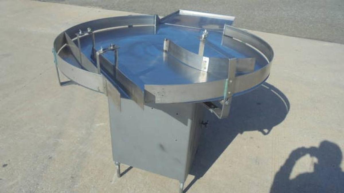 Used 48 In. Diameter Unscrambling/Accumulating Table With Unscrambling Shelf