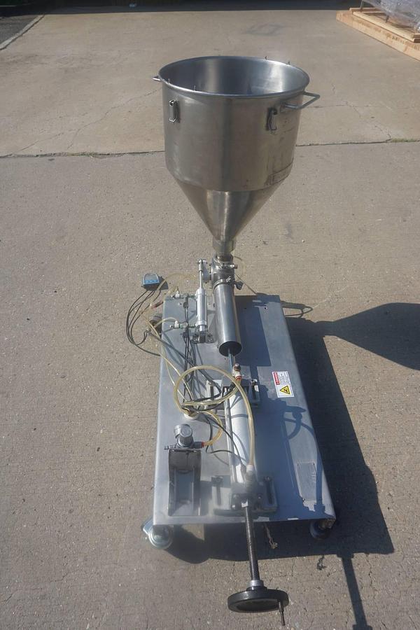 Used Geyer Single Piston Semi-Automatic Filler, Tabletop