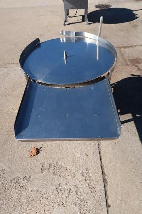 Used Filamatic 36 In. Rotary Unscrambling/Accumulating Table