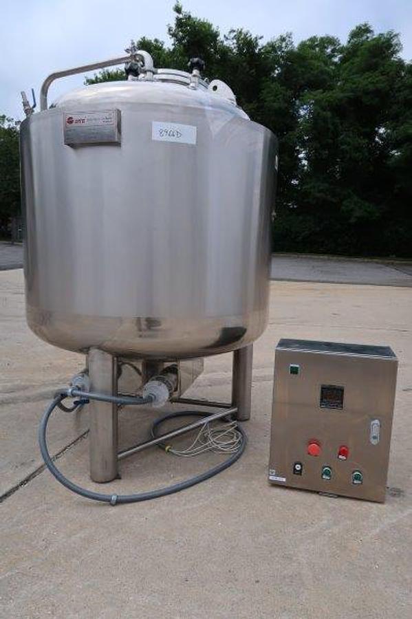 Used Dye 500 Liter SS Closed Jacketed Sanitary Tank, 30 PSI