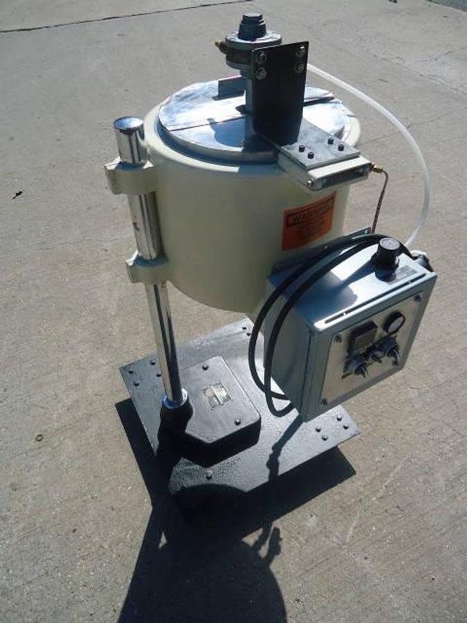 Used 5 Gallon Kemwall Electric Mix Kettle, Air Operated