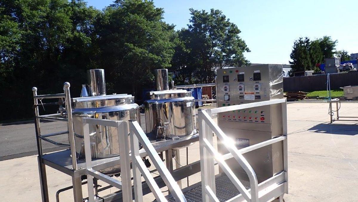 Used Twin 60 Gallon SS Jacketed Mix Tanks/Kettles, Common Base