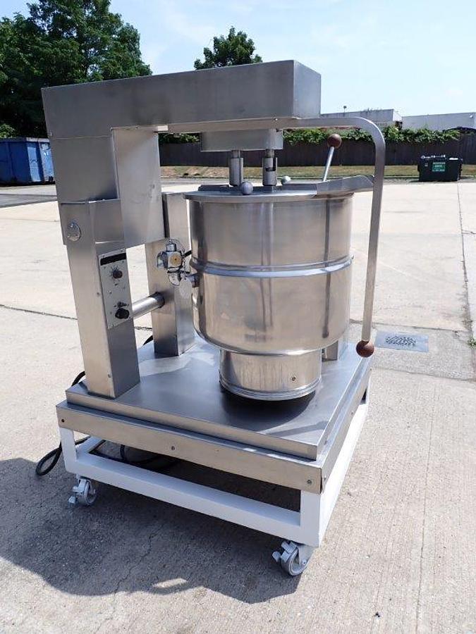 Used 10 Gallon Groen Twin Action Scraper Jacketed Kettle, Self-Contained Electric