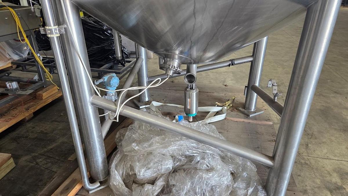 Used A & B Process Systems Approx. 2,000 Gallon SS Mixing Tank, High Shear