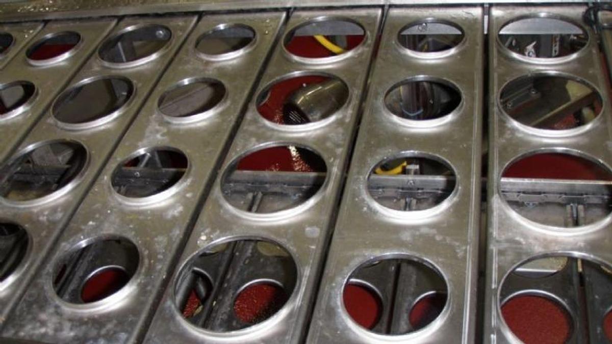 Used Osgood Four Lane Cup Filling System, 3.5 In. & 4.5 In. Diameter Tooling