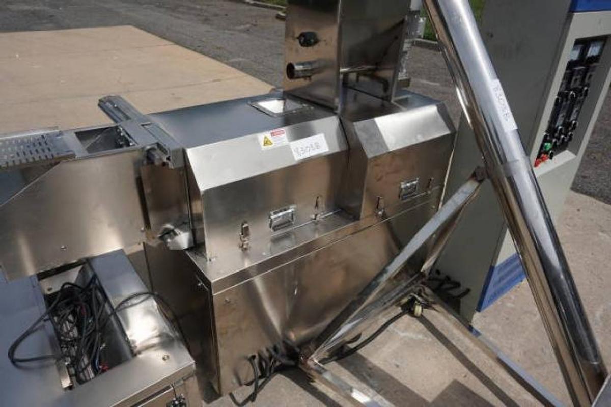 Used Cereal/Corn Puff Snack Extrusion Line