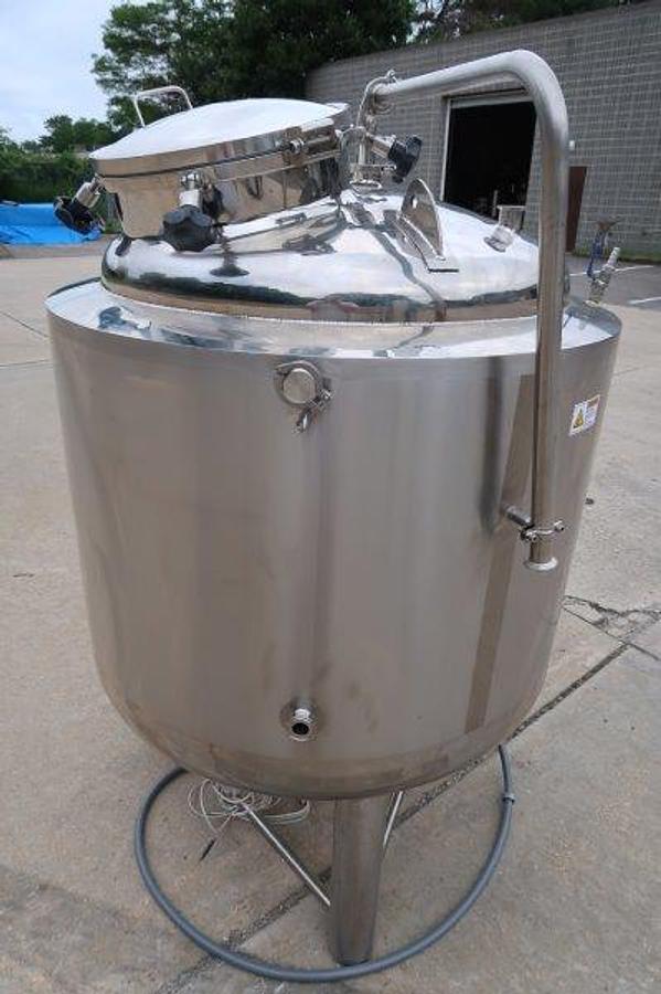 Used Dye 500 Liter SS Closed Jacketed Sanitary Tank, 30 PSI