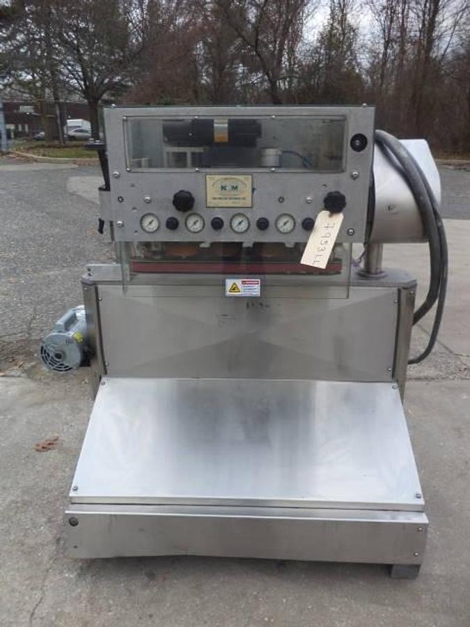 Used New England Machinery Six Spindle Cap Tightener/Retorquer