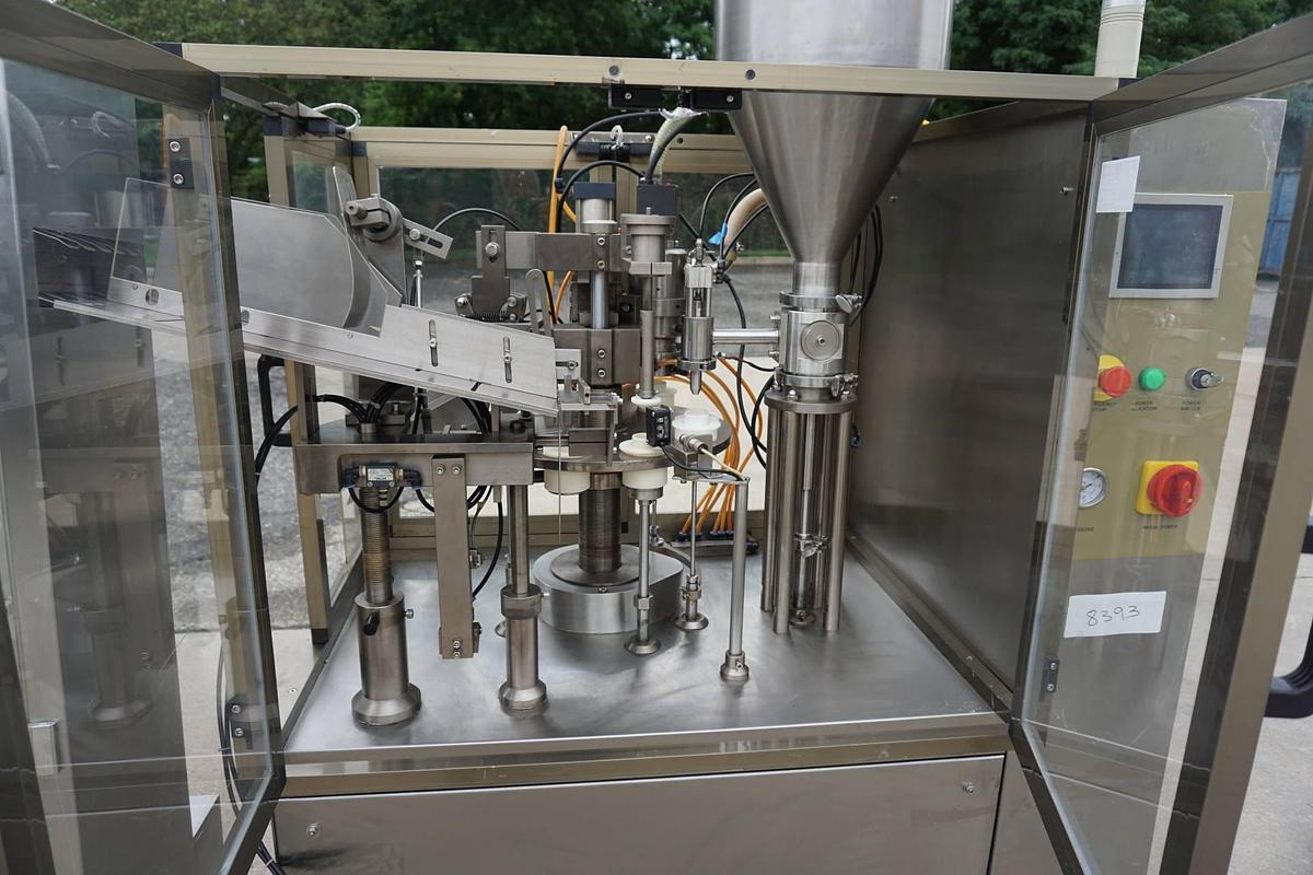 Used Accutek Hot Air Tube Filling Machine with Tube Loader