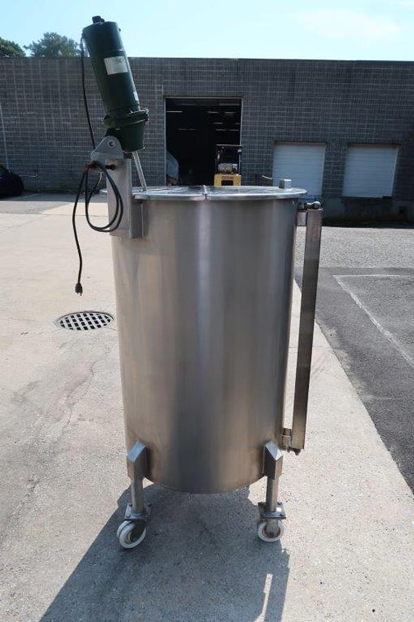 Used 125 Gallon SS Vertical Tank, Lightnin Agitator