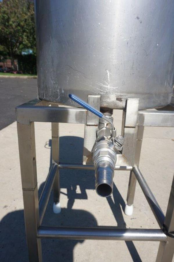 Used 35 Gallon Stainless Steel Mix Tank, Air Operated