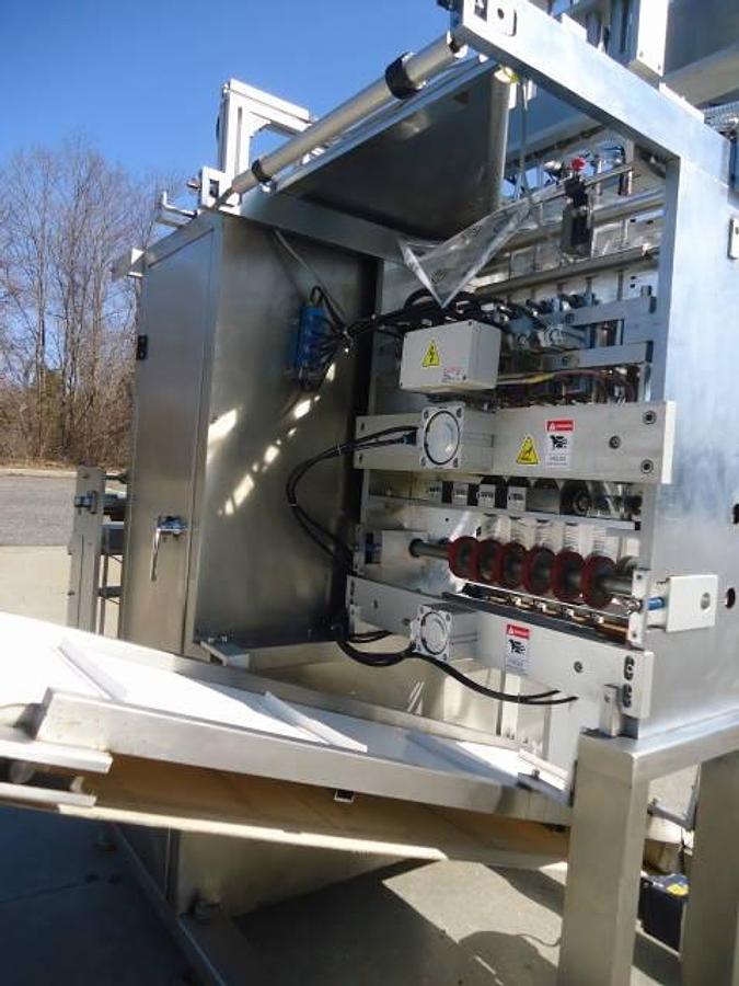 Used Five Lane Vertical Pouching Machine For Creams/Sauces, Stainless-