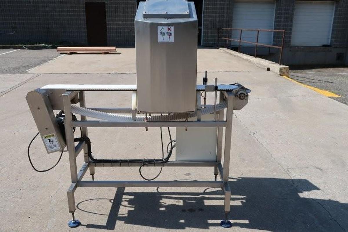 Used Loma SS Motorized Metal Detector, 6 In. Wide X 10 ½ In. High Aperture