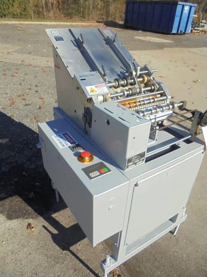 Used Labelette SGPW Semi-Automatic Glue Labeler