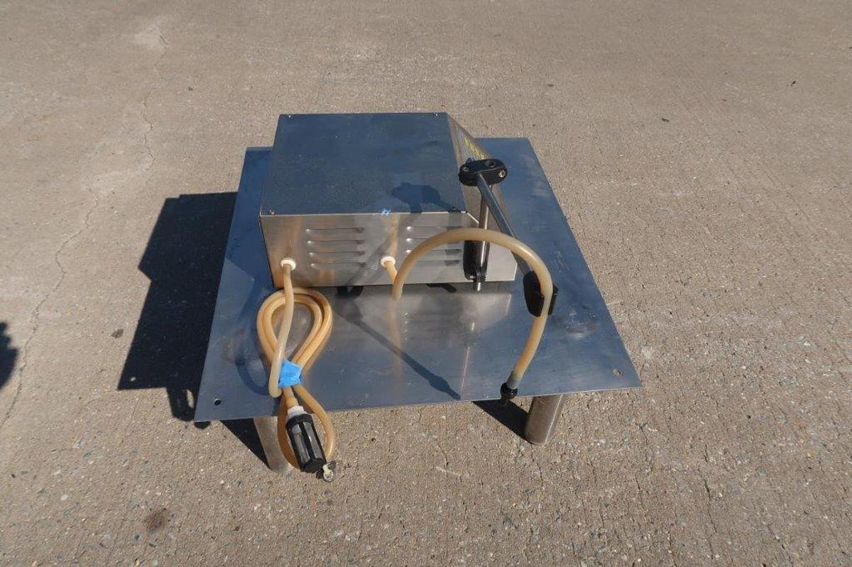 Used Tabletop Liquid Filler, Single Phase Electrics