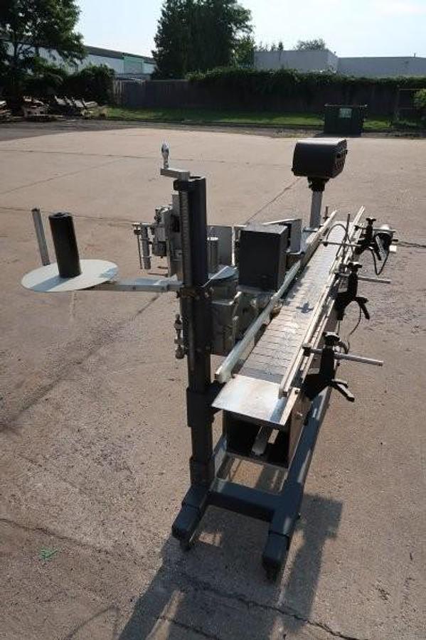Used Universal Automatic Wraparound Labeler