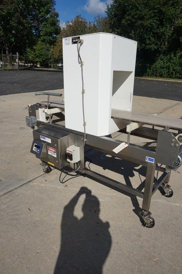 Used Lock MET30+ Metal Detector, 14 In. W X 15 In. H Aperture