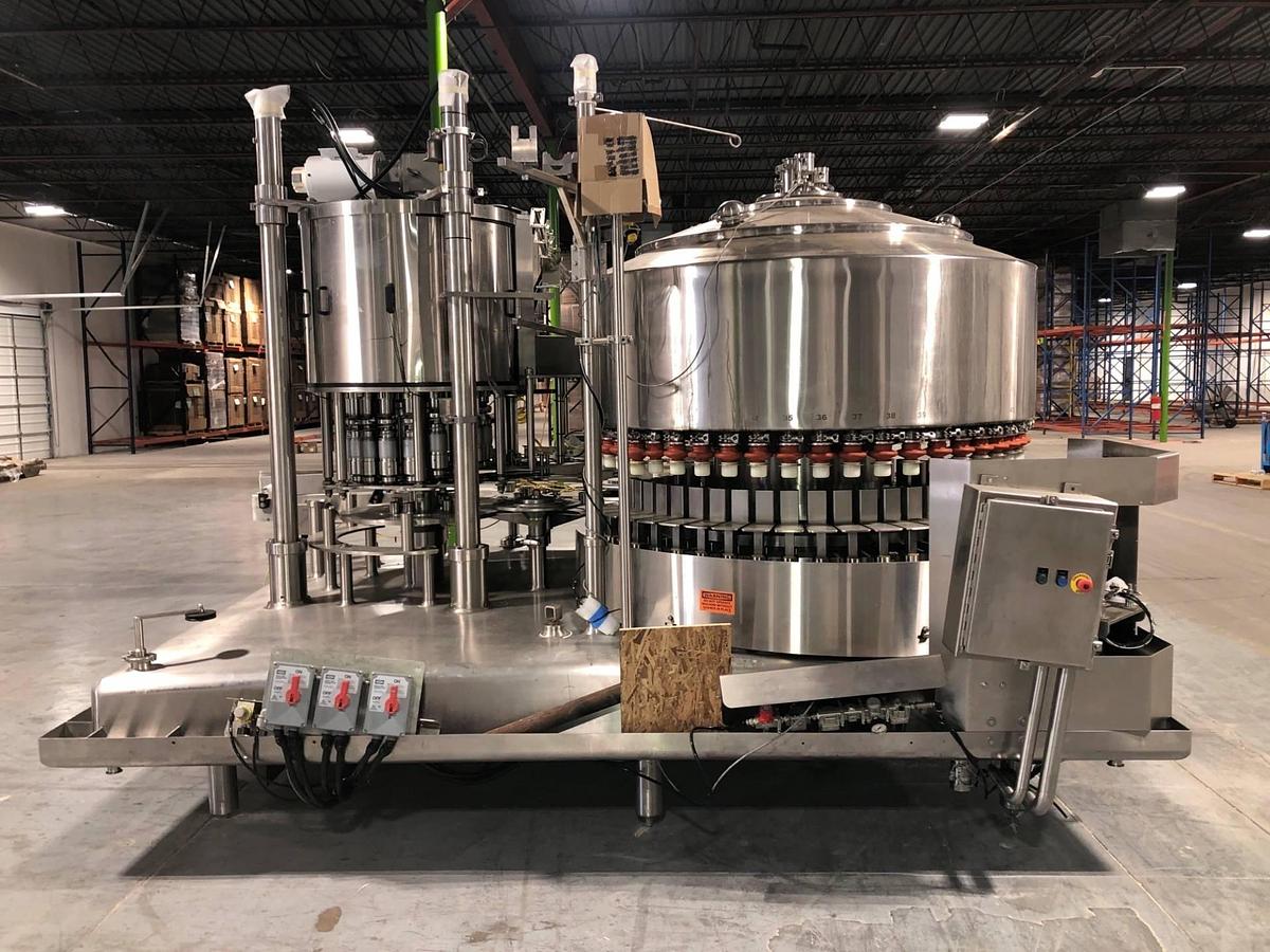 Used Federal 51 Valve Rotary Filler With 17 Head Cap Station, Juice Filling