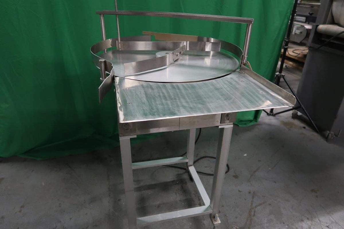 Used 24 In. Diameter Modular Packaging SS Rotary Unscrambling/Accumulating Table, With Unscrambling Shelf