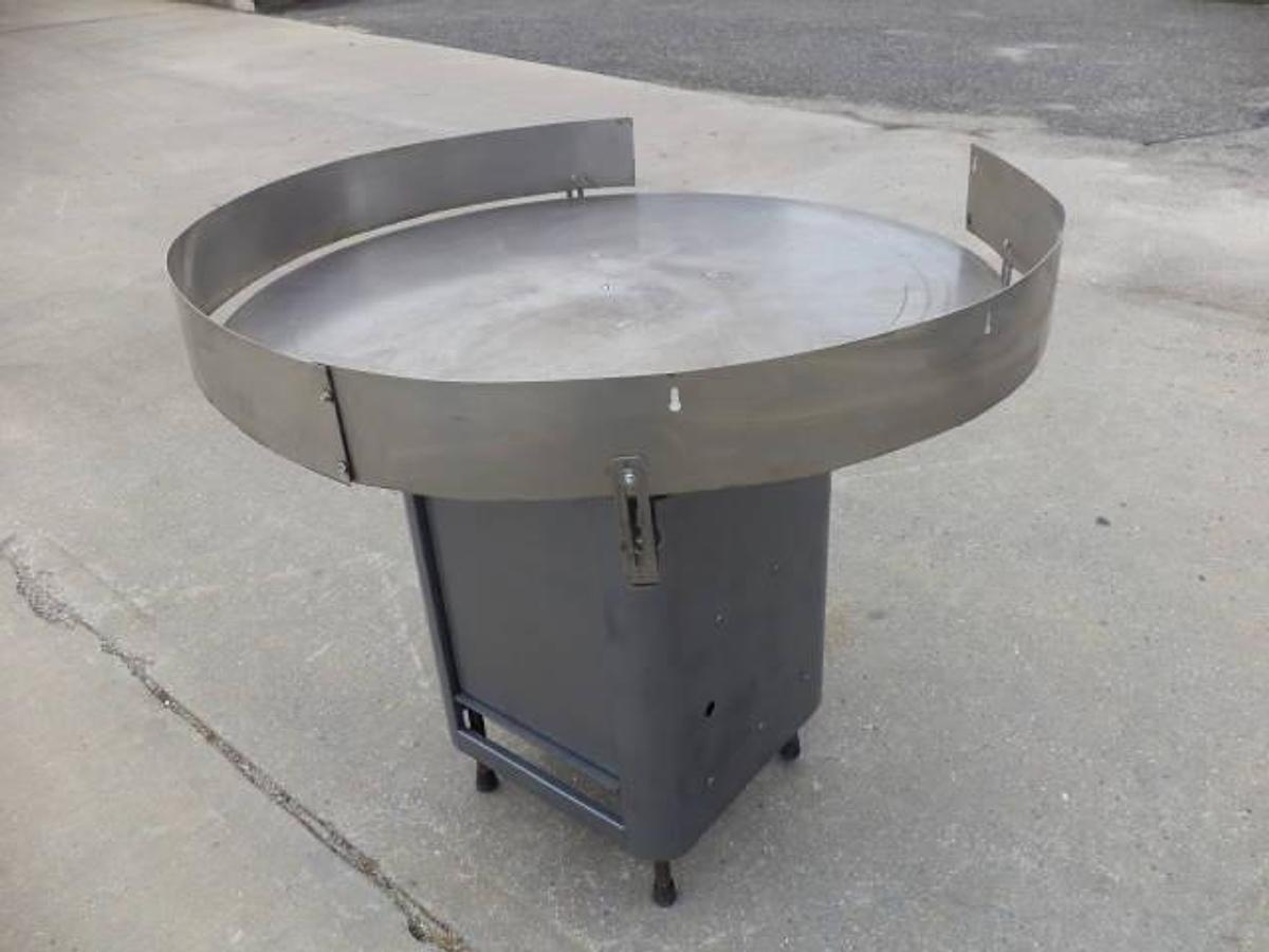 Used 42 In. Rotary Unscrambling/Accumulating Table,  Single Phase