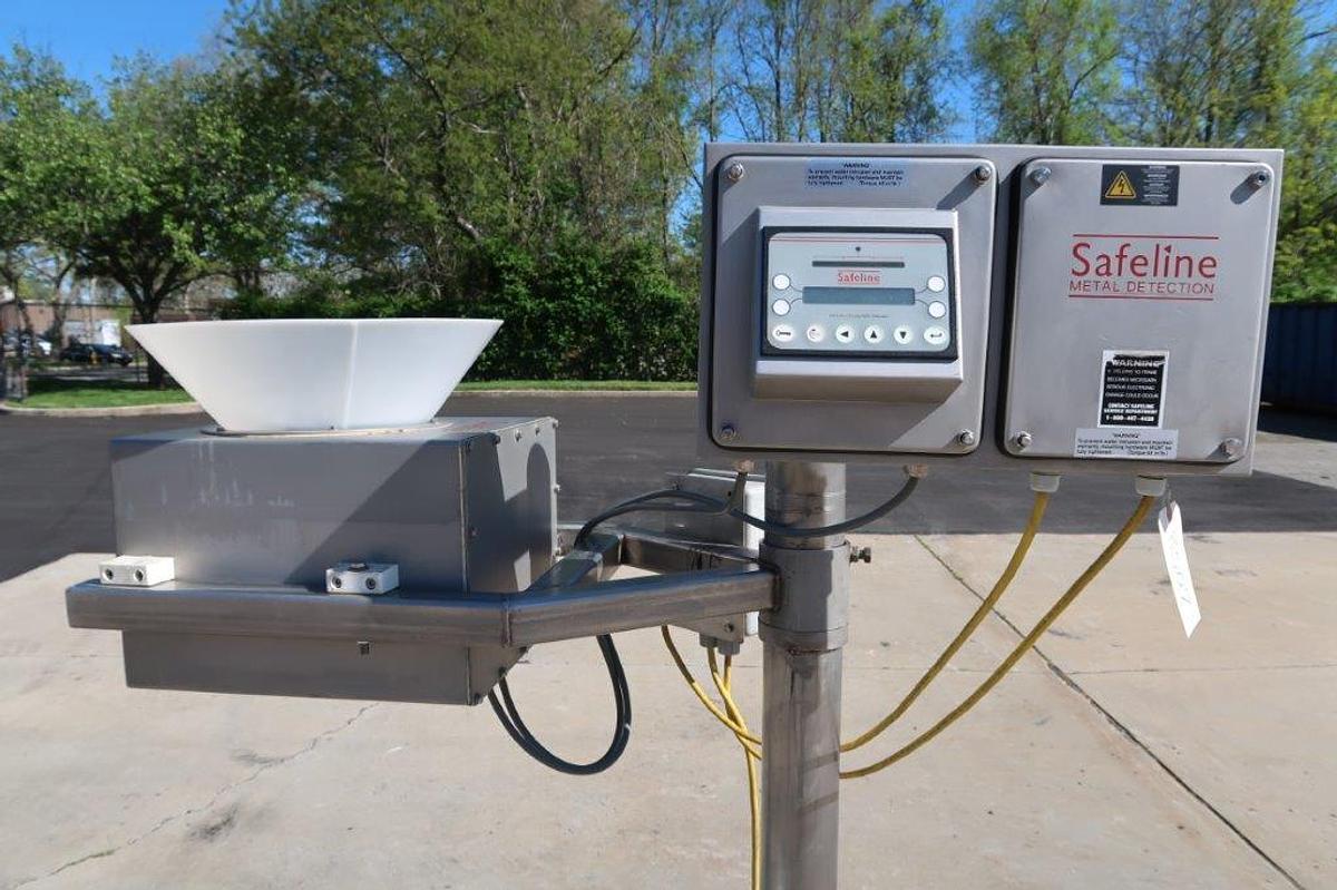 Used Safeline Gravity Flow Metal Detector, 10 In. Diameter Aperture