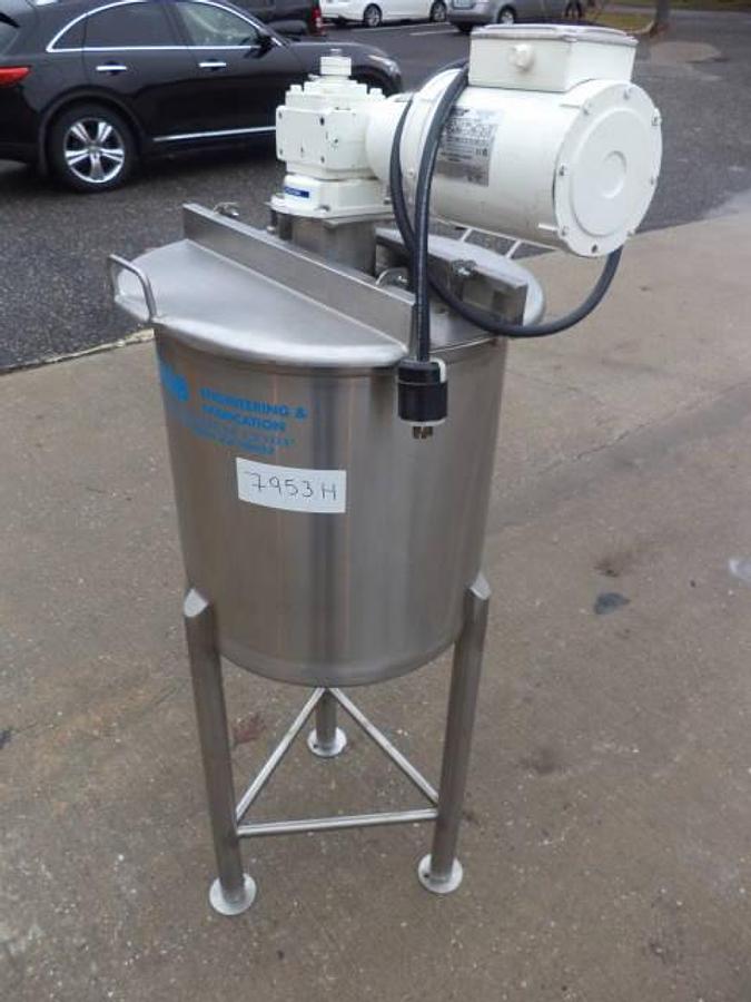 Used 30 Gallon Norfab Stainles Steel Mix Tank With Agitator