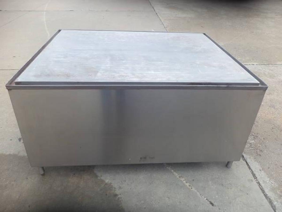 Used Lipstick Chill/Refrigeration Table, 54 in. x 66 in.