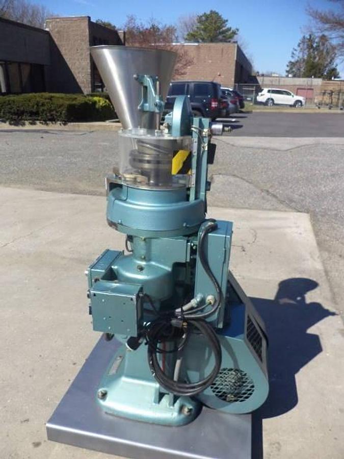 Used Vector-Colton 216 16 Station Rotary Tablet Press