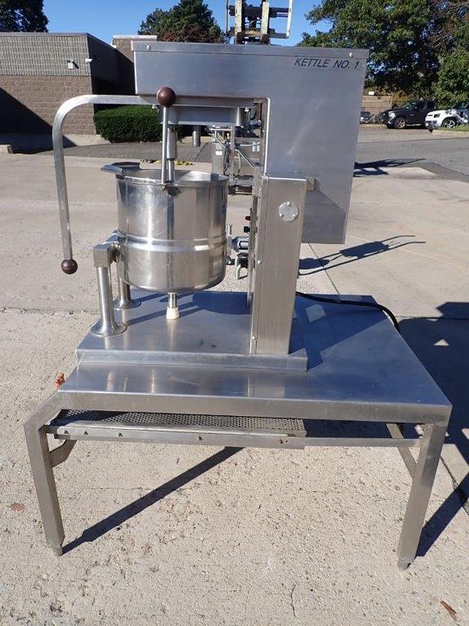 Used Groen 5 Gallon Scraper Agitated Kettle, 55 PSI Jacket