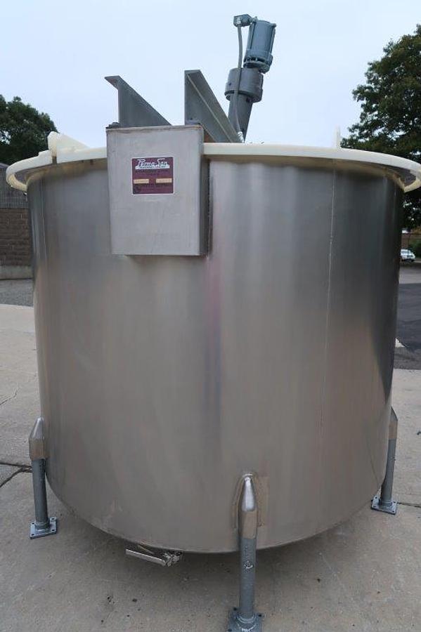 Used Permasan 1,100 Gallon Stainless Vertical Mix Tank