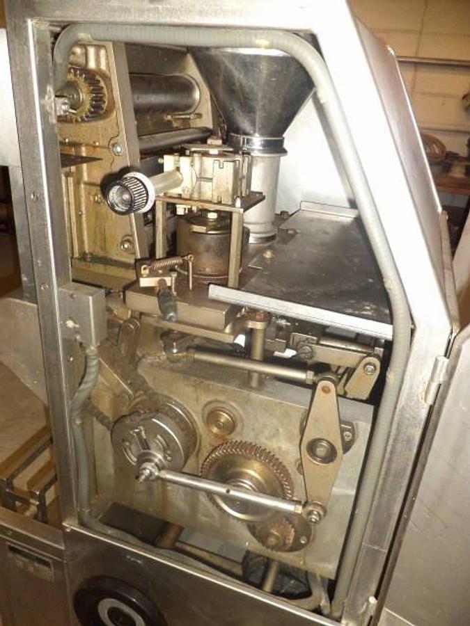 Used Toresani MR-265 4-Punch Tortellini Machine, Stainless Steel Cabinetry