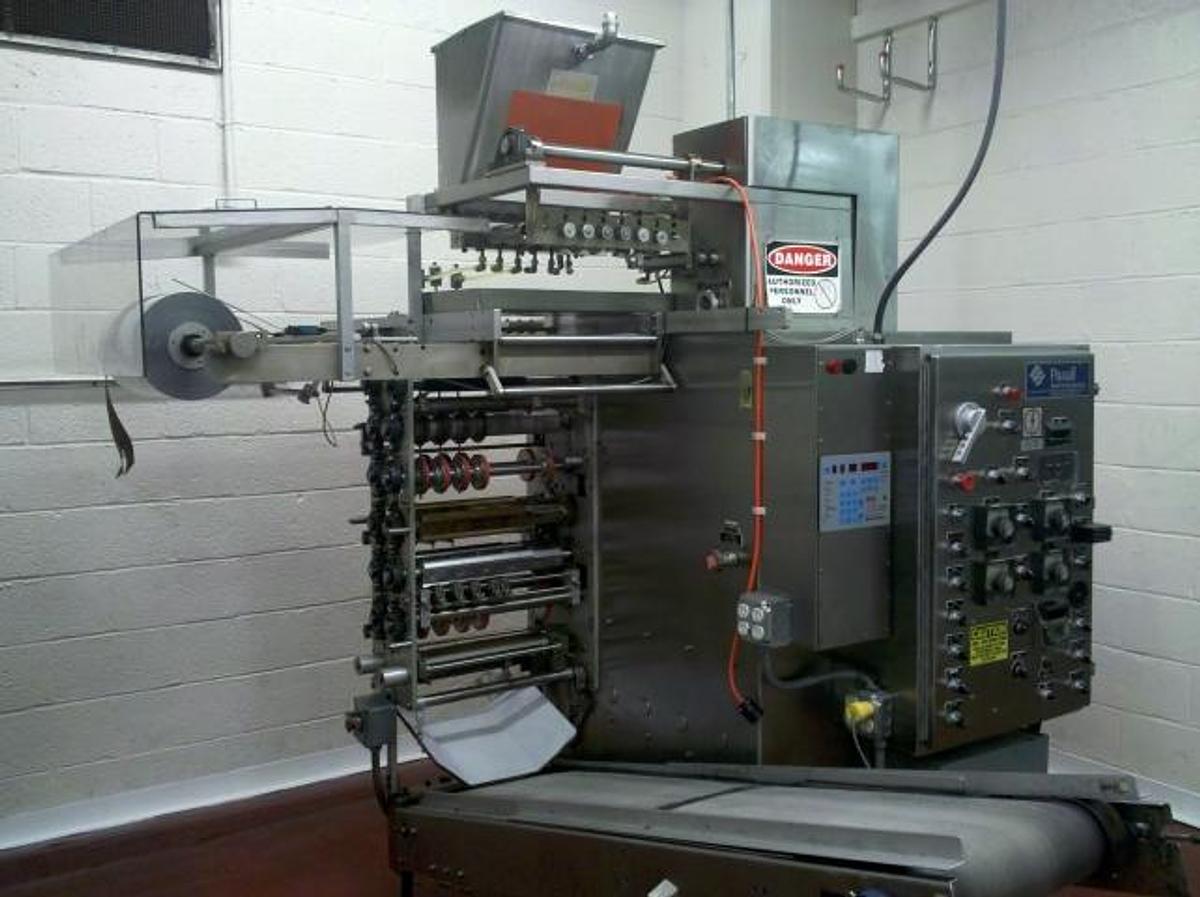 Used Circle V16h8s Pouching Machine For Creams And Liquids